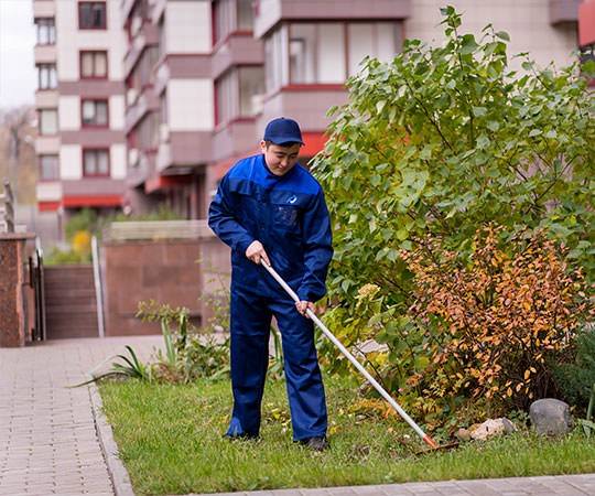 Уборка территории в Красноуфимске и  Свердловской области